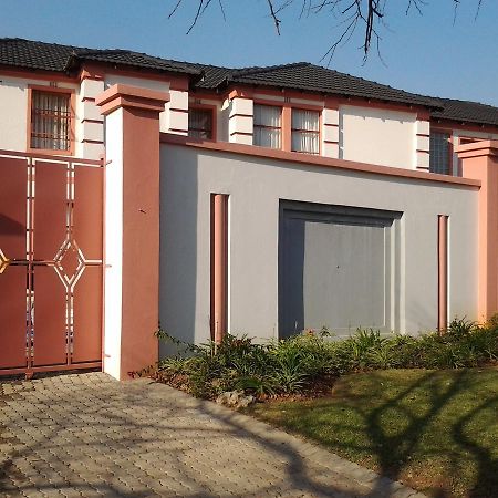 Moshitametsi Guesthouse Κέμπτον Παρκ Εξωτερικό φωτογραφία